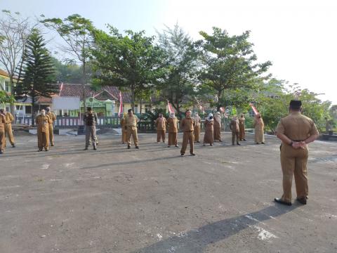 Senin, 10 Agustus 2020, Apel Senin di Halaman Kantor Kecamatan Cilimus
