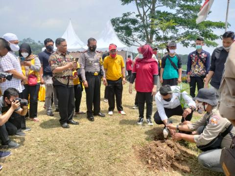 05 Maret Kegiatan Penanaman Seribu Pohon