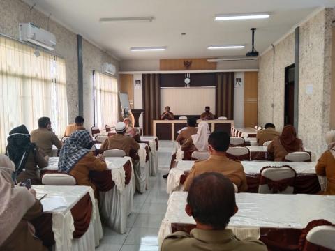 08 Maret Briefing Staf Kecamatan Cilimus