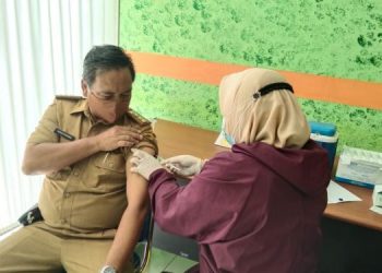 16 Maret 2021, Pelaksanaan Vaksinasi Ke 1 Seluruh Staf Kecamatan Cilimus Di UPTD Puskes Cilimus
